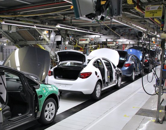 002_Production_line_-_car_assembly_line_in_General_Motors_Manufacturing_Poland_-_Gliwice,_Poland