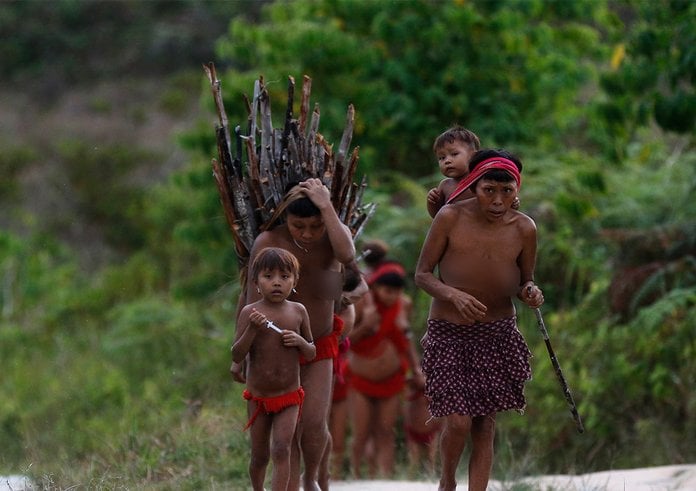 Domorodci z brazilské rezervace Yanomami.
