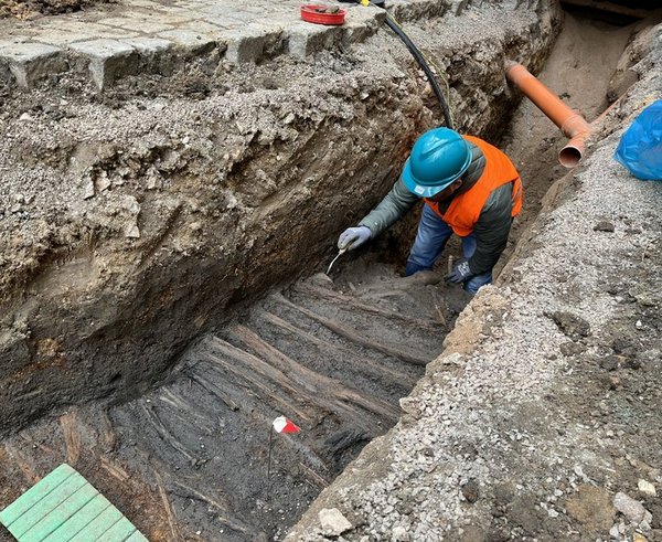 Archeologové při vykopávkách u Zelené brány v Pardubicích