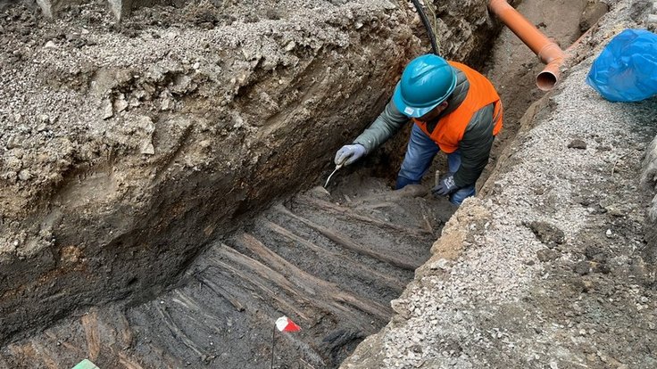 Archeologové při vykopávkách u Zelené brány v Pardubicích