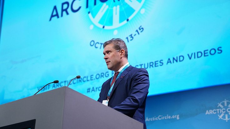 1024px-Prime_Minister_Bjarni_Benediktsson_of_Iceland,_Arctic_Circle_Assembly,_13_October_2017_(37619773586)