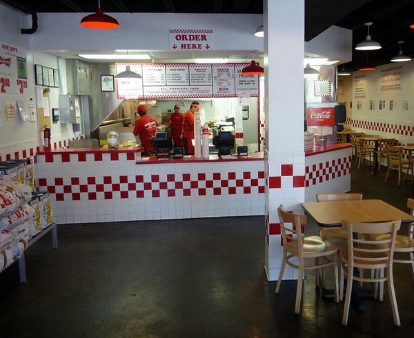 1200px-2008-0830-UVA-FiveGuys