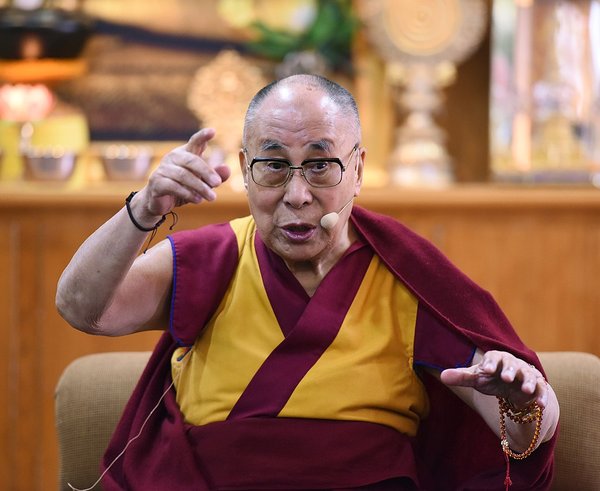 1280px-Dalai_Lama_-i---i-_(24571573588)