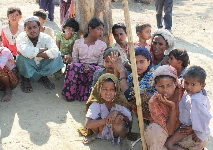 1280px-Displaced_Rohingya_people_in_Rakhine_State_(8280610831)_(cropped)