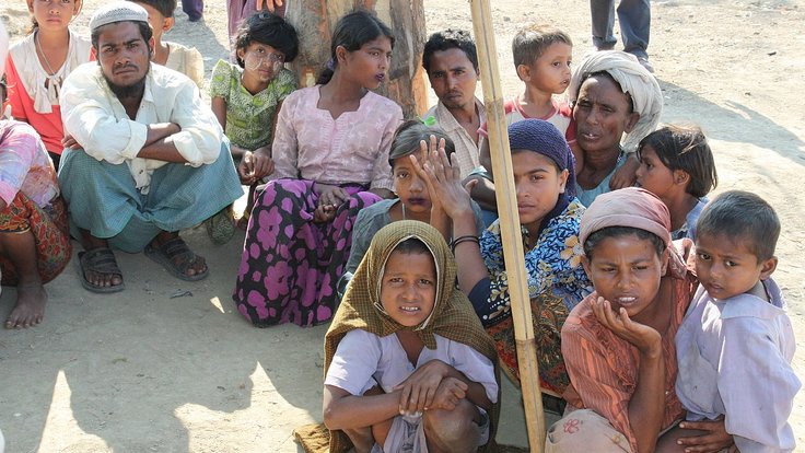 1280px-Displaced_Rohingya_people_in_Rakhine_State_(8280610831)_(cropped)