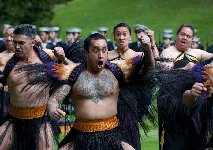 1280px-Haka_performed_during_US_Defense_Secretary's_visit_to_New_Zealand_(1)