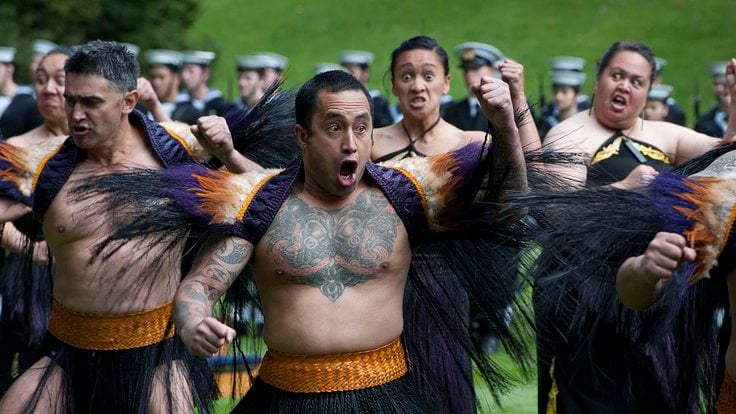 1280px-Haka_performed_during_US_Defense_Secretary's_visit_to_New_Zealand_(1)