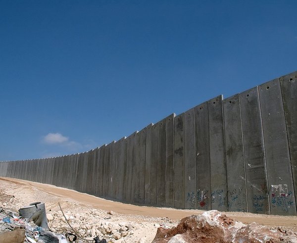 1280px-Israeli_West_Bank_Barrier