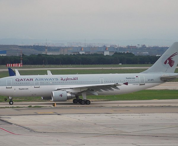 1280px-Qatar_Airways_Airbus_A300-622R,_A7-AFC@MAD,25.02.2007-452de_-_Flickr_-_Aero_Icarus