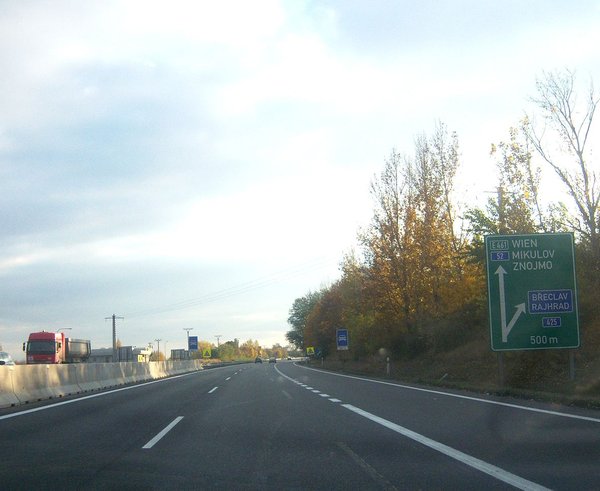1280px-R52_Rajhrad