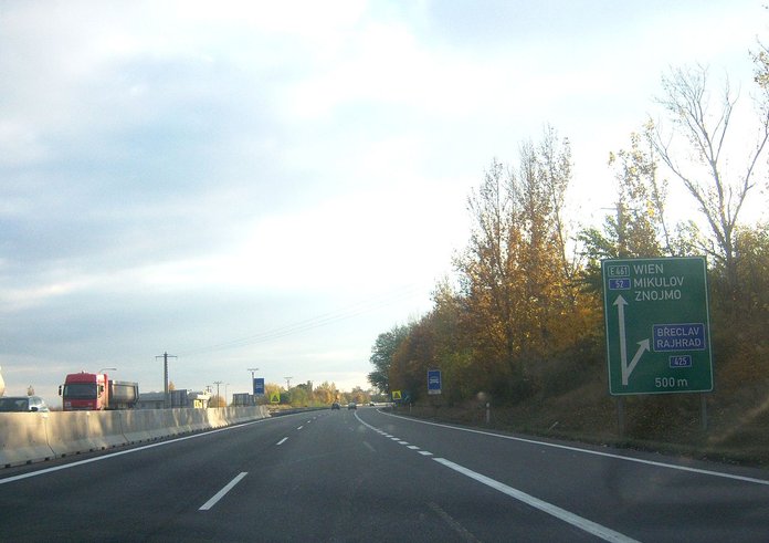 1280px-R52_Rajhrad