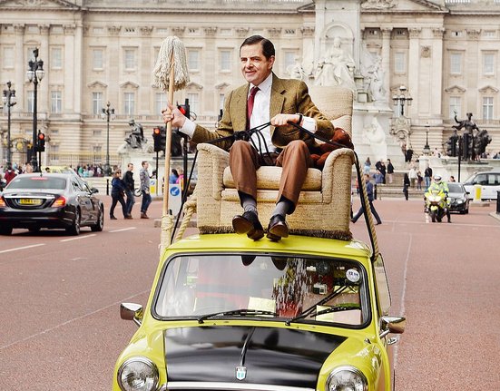 17622602-7388293-Mr_Bean_played_by_Rowan_Atkinson_drove_a_Mini_in_the_hilarious_9-a-8_1566813552958.jpg