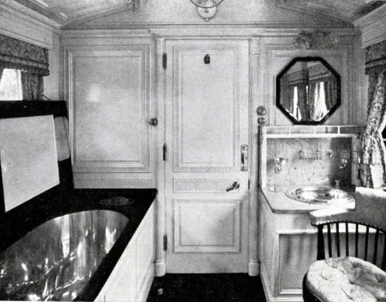 1903-royal-train-bathroom-fitted-in-ww1_orig