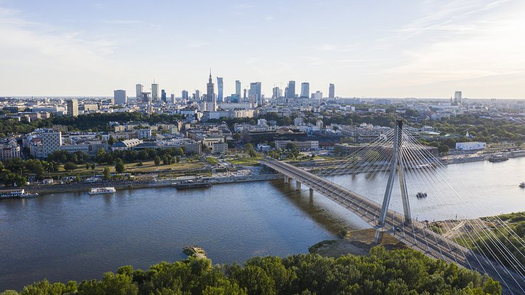 1920px-Warsaw_skyline_Świętokrzyski_Bridge