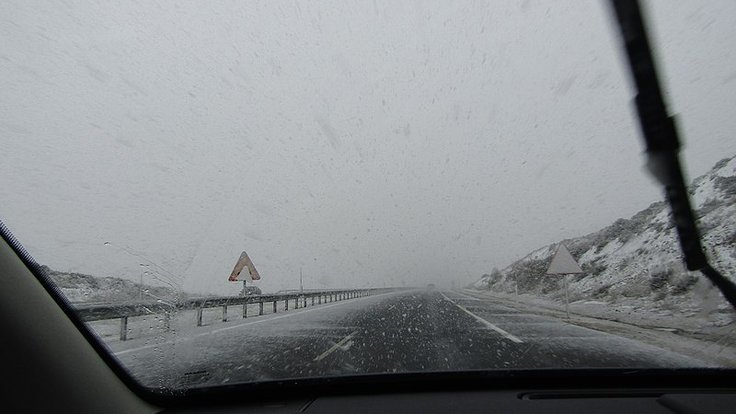 2018-03-24_A67_motorway,_snow_storm,_Cantabria,_Spain_(9)