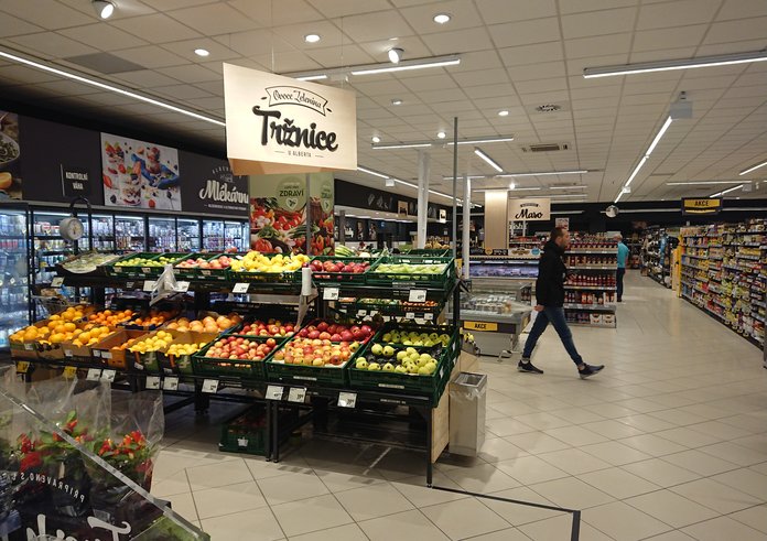 2022-08-28_Albert_Supermarket_Invalidovna_interiér