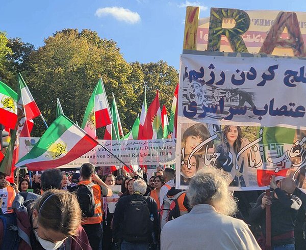 2022-10-22_Iran_Protest_Berlin_082