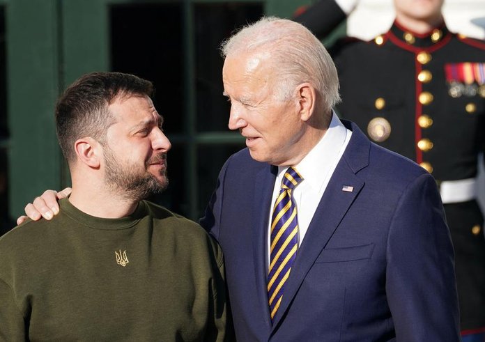 Volodymyr Zelenskyj na setkání s americkým prezidentem Joe Bidenem na návštěvě USA.