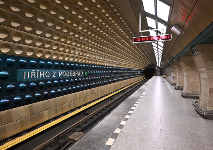 Zrekonstruovaná stanice metra Jiřího z Poděbrad