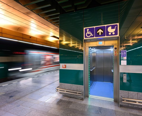 bezbariérový přístup do stanice metra Radlická