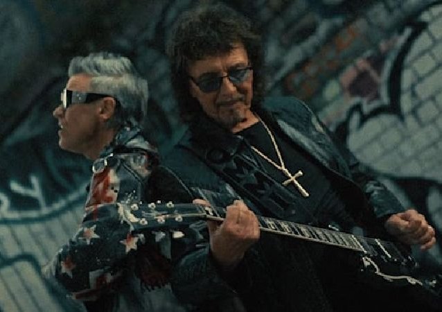 202505_news_Black-Sabbath_Tony-Iommi_Robbie-Williams