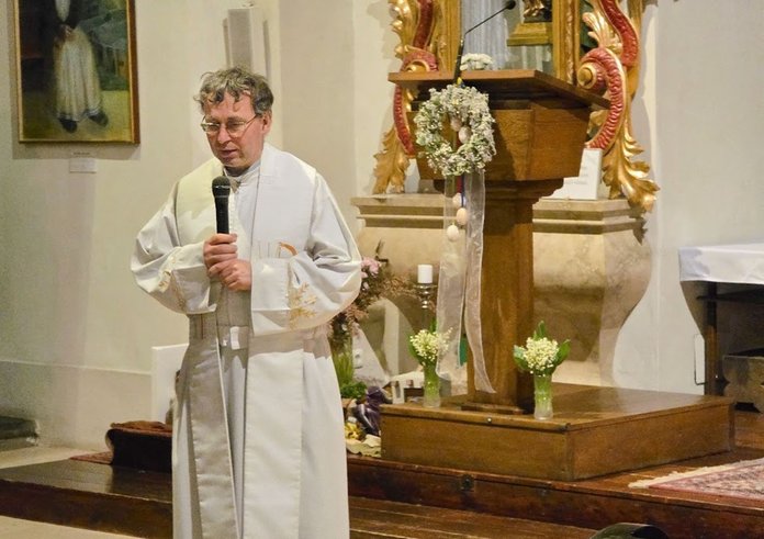 Priest_Jiří_Dobeš_at_Night_of_Churches_in_Třebíč,_Třebíč_District