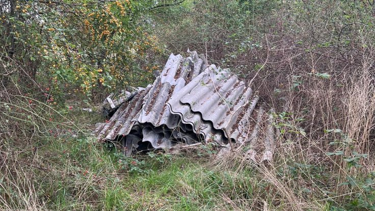 azbest na Rohanském ostrově