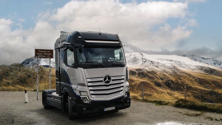 Mercedes-Benz GenH2 Truck