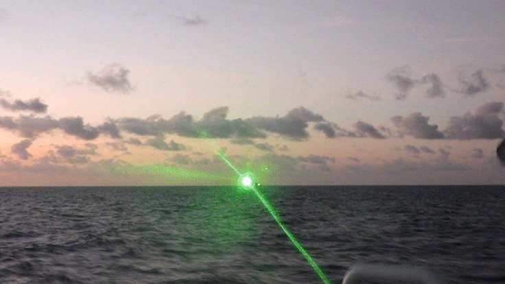 Zelený laser, který oslepil posádku Filipínské pobřežní hlídky.