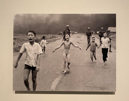 Dívka zasažená napalmem (Napalm girl)