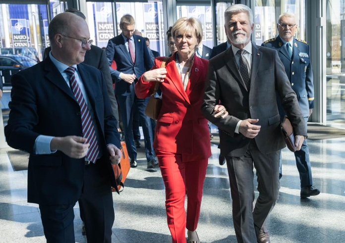 Prezident Petr Pavel se svou chotí Evou na oficiální návštěvě NATO v Bruselu.
