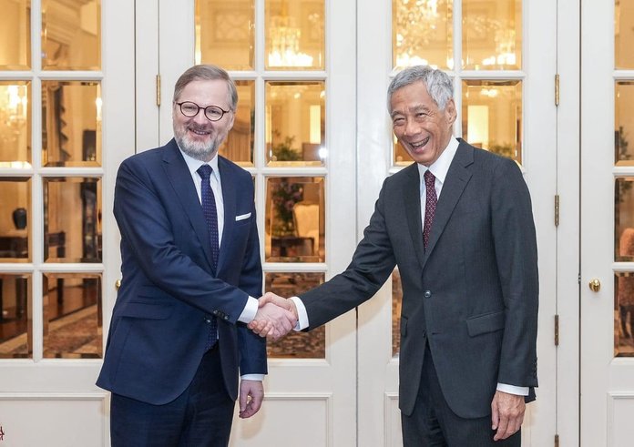 Petr Fiala se singapurským premiérem Lee Hsien Loongem.