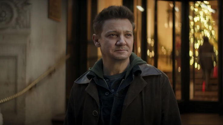 Jeremy Renner jako Hawkeye ve stejnojmenném seriálu.