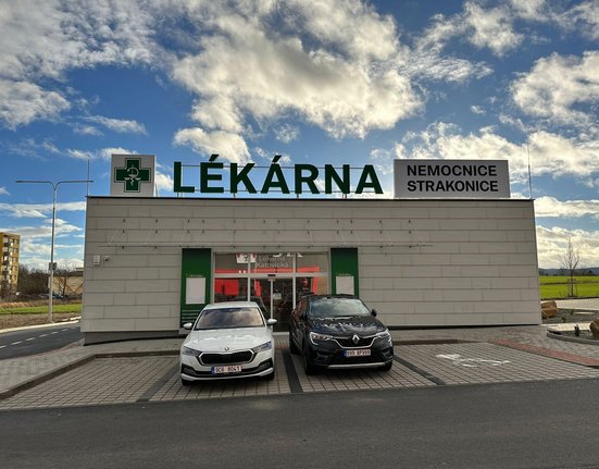 Nová lékárna ve Strakonicích, která jako jediná v Česku má drive-in okénko.