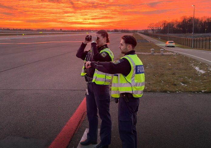 Německá policie kontroluje celou šířku svých hranic.