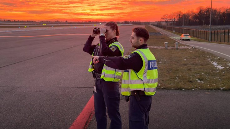 Německá policie kontroluje celou šířku svých hranic.