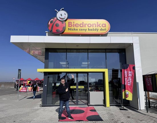 1280px-Ruda_Śląska_Niedzieli_Biedronka_DSC_7071