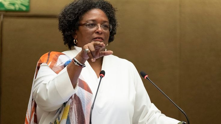 Mia Mottley je premiérkou Barbadosu již šestým rokem.