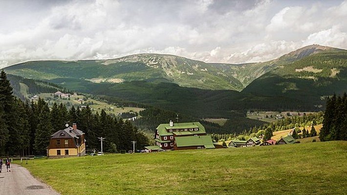 542_21Pec_pod_Sněžkou,_Czech_Republic_-_panoramio_(4)