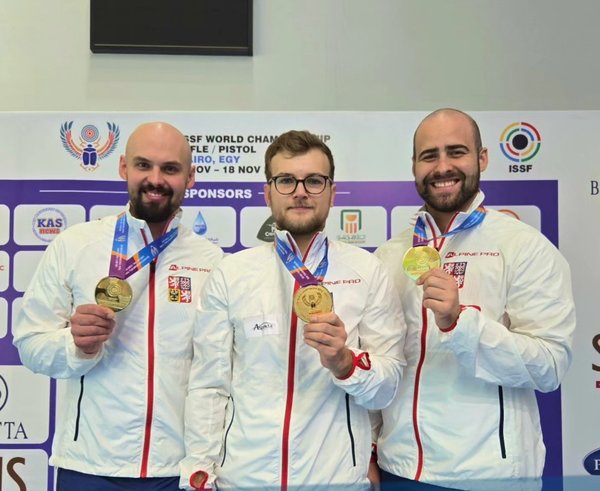 Týmový mistři světa na velkorážní pušce.