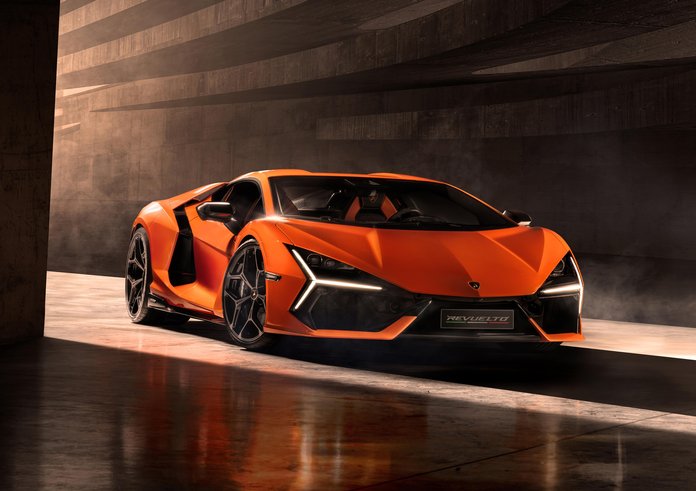 Lamborghini Revuelto