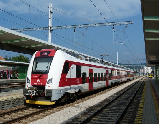 661.011_ZSSK_in_Trenčín