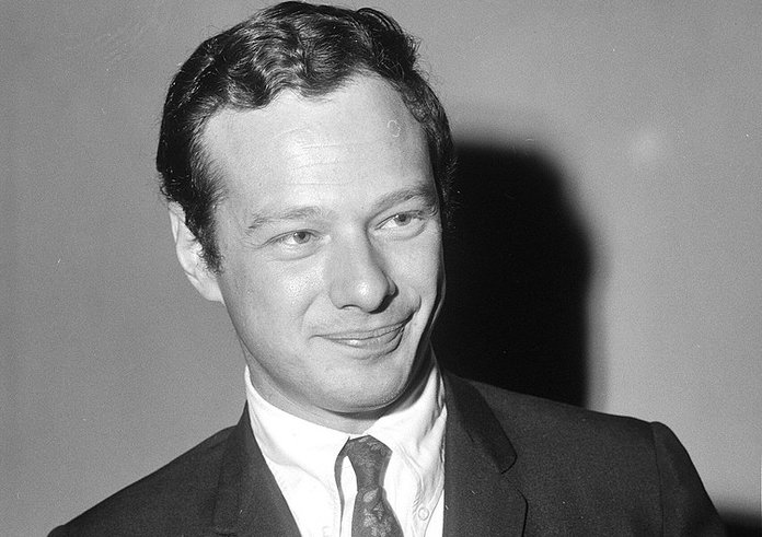 750px-Brian_Epstein_in_1965