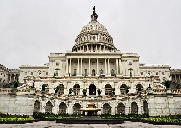 800px-The_United_States_Capitol_and_Congress,_Washington,_DC