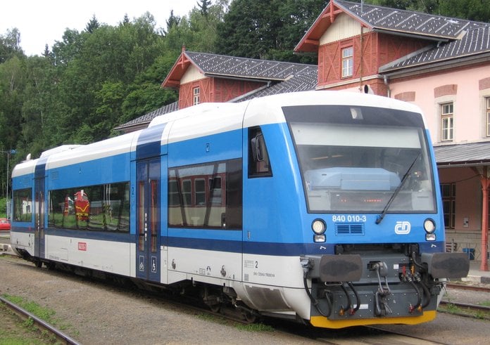 Vlak Stadler RS1 alias RegioSpider.