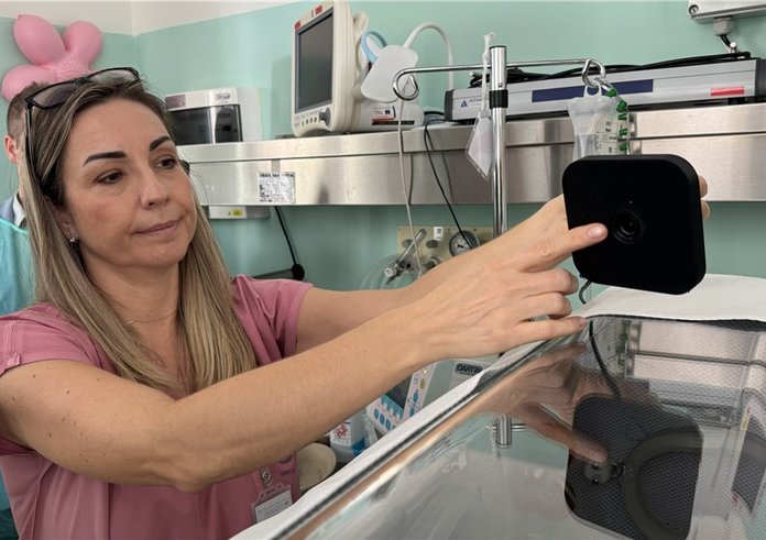 88c7e4d8-4b64-4517-87f1-8aa190a3df68-stanicni_sestra_katerina_dupalova_nova_kamera_neonatologie-1