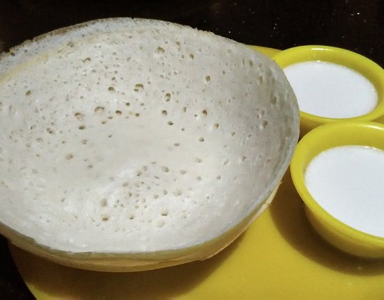 Aappam_with_coconut_milk