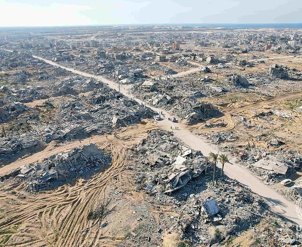 An_aerial_view_showing_destruction_in_Rafah_after_Israeli_forces_withdrawal_and_as_the_ceasefire_took_hold,_Gaza_Strip