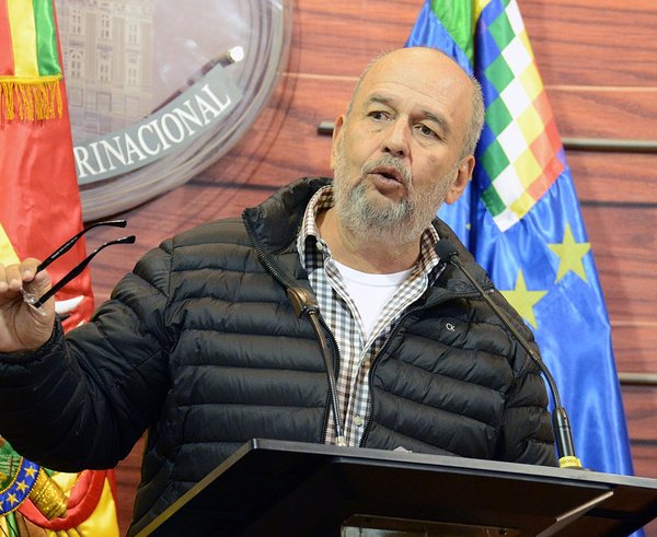Arturo_Murillo_at_a_press_conference._16_November_2019,_Ministry_of_Communication,_La_Paz_(51907561090)