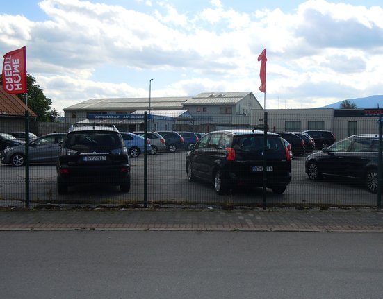 Auto_bazar,_Sučany,_Slovensko
